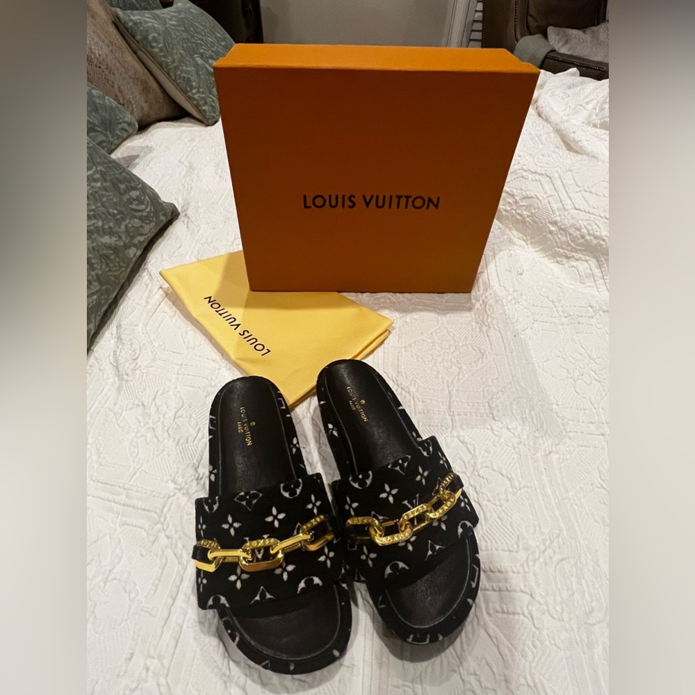 Louis Vuitton Sandals